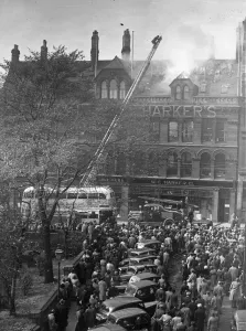 00075 Prints: Print of Crowds watching W E Harkers Furniture Shop Fire in Newcastle