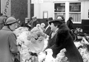 Women's Fashion Clothing Prints: The flower stall in Kingston Market Circa 1936