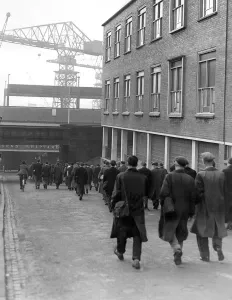 00081 Prints: Wallsend Shipyard Strike Print 1957