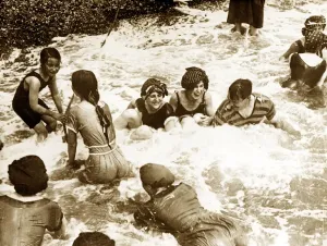 00085 Prints: 1920s Women's Swimsuit Print - Vintage Beach Fashion