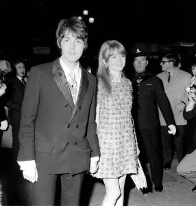 00085 Prints: Paul McCartney and Jane Asher at How I Won the War Premiere Print