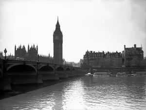 00090 Prints: Mad Major Draper Under Westminster Bridge Print May 1953