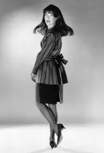 Fashionable Women Of The 80s Prints: Cathy McGowan. P035526
