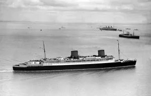 00093 Prints: The SS Bremen at Southampton Print, 13th December 1936