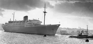 00094 Prints: The Bergensfjord Leaves the River Tyne Print