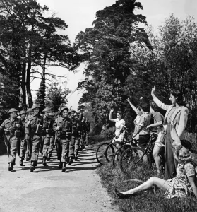 00095 Prints: Home Guard Volunteers in Weybridge, Surrey Print 24th May 1943