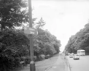 00099 Prints: A Traffic Scene from Kenilworth Road, Coventry Print 1962