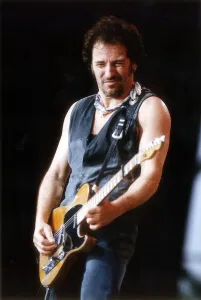 Bruce Springsteen Prints: Bruce Springsteen Print - May 1993 Milton Keynes Bowl