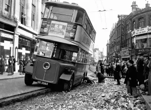 London Bus Puncture Repair Print, 9th March 1933