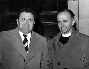 00500 Prints: Harry Secombe Leads Hymns at Actors Service Print 1958