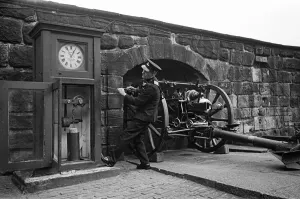 The One O Clock Gun Print, Edinburgh Castle circa 1945