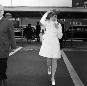 Joan Collins Leaving Heathrow Airport for Corfu Print 1969