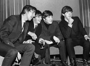 1100to1199 Prints: The Beatles Backstage Print - 26th November 1963