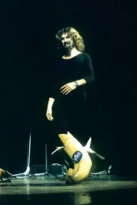 Billy Connolly in Big Banana Feet Print (01219)