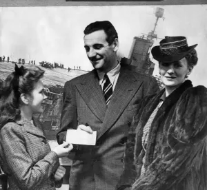 01415 Prints: Print of Mr Webster Booth and Miss Anne Ziegler receiving a cheque