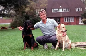 Joe Longthorne Print - 19/04/1989 Photographic Print