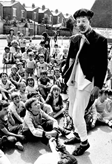 Images Dated 9th August 1984: Mista the clown, alias Clive Chandler, visits pupils at Earlsdon Primary School, Coventry