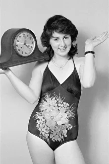 Mirror/0400to0499 00459/model reminding people clocks forward hour start Mirror/0400to0499 00459/model reminding people clocks forward hour start