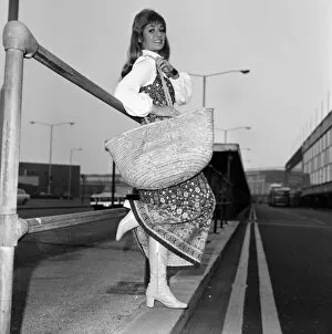 Images Dated 15th April 1971: Model Stephanie Beacham leaving Heathrow Airport for Paris. 15th April 1971