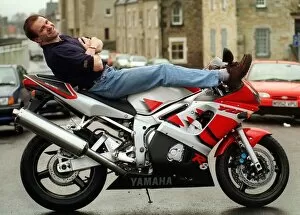 Images Dated 11th January 1999: MOTOR RACING BIKE CHAMPION NIALL MCKENZIE January 1999 KIRKCALDY PICTURED WITH YAMAHA R 6