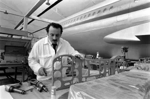 Mr Irene Quaranta at work in the Toulouse Aircraft Factory. April 1975 75 2072 Mr Irene Quaranta at work in the Toulouse Aircraft Factory. April 1975 75 2072