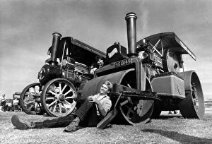 Images Dated 19th June 1989: Mr John Bainbridge and Mr Ian Thompson with their 1923 Fowler Steam Roller on 19th June