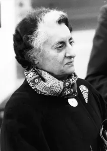Mirror/0100to0199 00195/mrs indira gandhi prime minister india october Mirror/0100to0199 00195/mrs indira gandhi prime minister india october