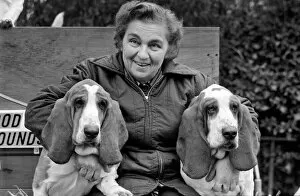 Mrs. Joan Walker and Dogs: Mrs. Joan Walker of Reading has got a record at Cruft'