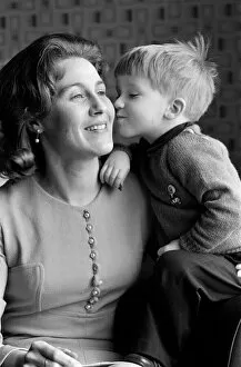 Images Dated 11th February 1972: Mrs Maureen Davies and her son Peter, 2. 11th February 1972