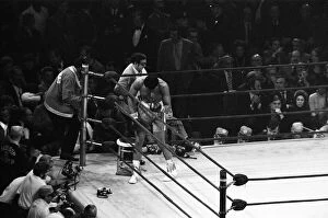 Images Dated 5th December 2014: Muhammad Ali and Joe Frazier battle it out for the World Heavyweight Championship in