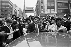 Muhammad Ali Gallery: Muhammad Ali outside the Odeon in Birmingham. 7th June 1979