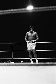 Muhammad Ali in the ring training ahead of his upcoming fight with Richard Dunn
