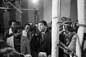 Images Dated 10th March 1976: Muhammad Ali at the training camp of World Welterweight John H