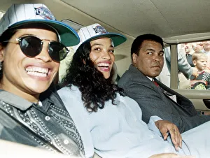 Muhammad Ali Gallery: Muhammad Ali former world heavyweight boxing Champion with daughters Jamillah