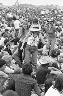 00889 Collection: Music fans at The Picnic pop concert at Blackbushe Aerodrome 15th July 1978