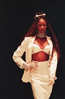 Images Dated 10th October 1992: Naomi Campbell, London Fashion Week 1992, 10th October 1992