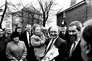 Images Dated 9th January 1987: Neil Kinnock during a visit to Tyneisde 9 January 1987 - Neil pictured 4 year old