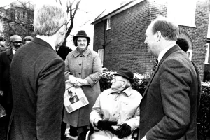 Images Dated 9th January 1987: Neil Kinnock during a visit to Tyneisde 9 January 1987 - Neil meeting