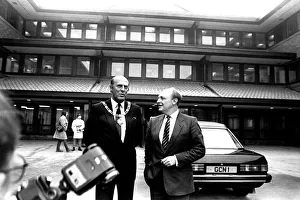 Images Dated 9th January 1987: Neil Kinnock during a visit to Tyneisde where he offically opened Gateshead Council'