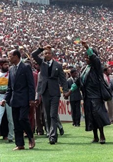 Nelson Mandela leader of ANC released from prison 1990 salute the crowd with his