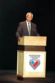 Images Dated 11th October 1993: Nelson Mandela speaks at the ICC, Birmingham, 11th October 1993