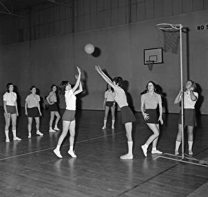 Images Dated 1st January 1971: Netball final, Stockton. 1971