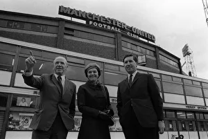 Images Dated 16th June 1971: New Manchester United manager Frank O farrell outside Old Trafford with Matt Busby