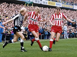 Images Dated 29th March 1992: Newcastle 1 - 0 Sunderland English League Division 2 match held at St James Park