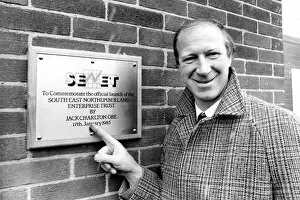 Images Dated 17th January 1985: Newcastle United manager Jack Charlton unveiled a plaque to launch the new South East