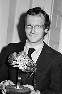 Images Dated 14th February 1977: Niki Lauda awarded a cheque for £50, 000 and a trophy at a Valour in Sport