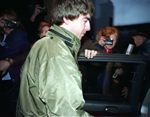 Noel Gallagher Oasis Glasgow December 1997 leaves the Hilton Hotel on way to the second Noel Gallagher Oasis Glasgow December 1997 leaves the Hilton Hotel on way to the second