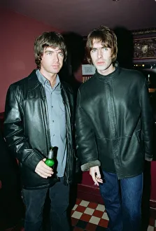 Mirror/0100to0199 00167/noel gallagher singer september 1998 oasis band Mirror/0100to0199 00167/noel gallagher singer september 1998 oasis band