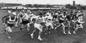 Images Dated 19th January 1975: Northern Veterans Cross Country Championships, Saltburn, North Yorkshire, England