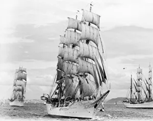 00093 Gallery: Norwegian Windjammer Christian Radich in a Tall Ships Race